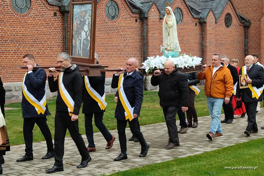 083 Procesja odpustowa.jpg